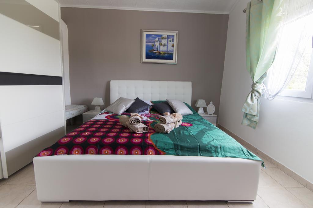 Holiday House Rusticana Sali, Dugi Otok Near Np Kornati ภายนอก รูปภาพ